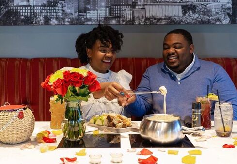 valentine's couple restaurant